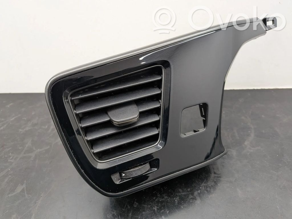 Lexus NX Grilă ventilație centrală 