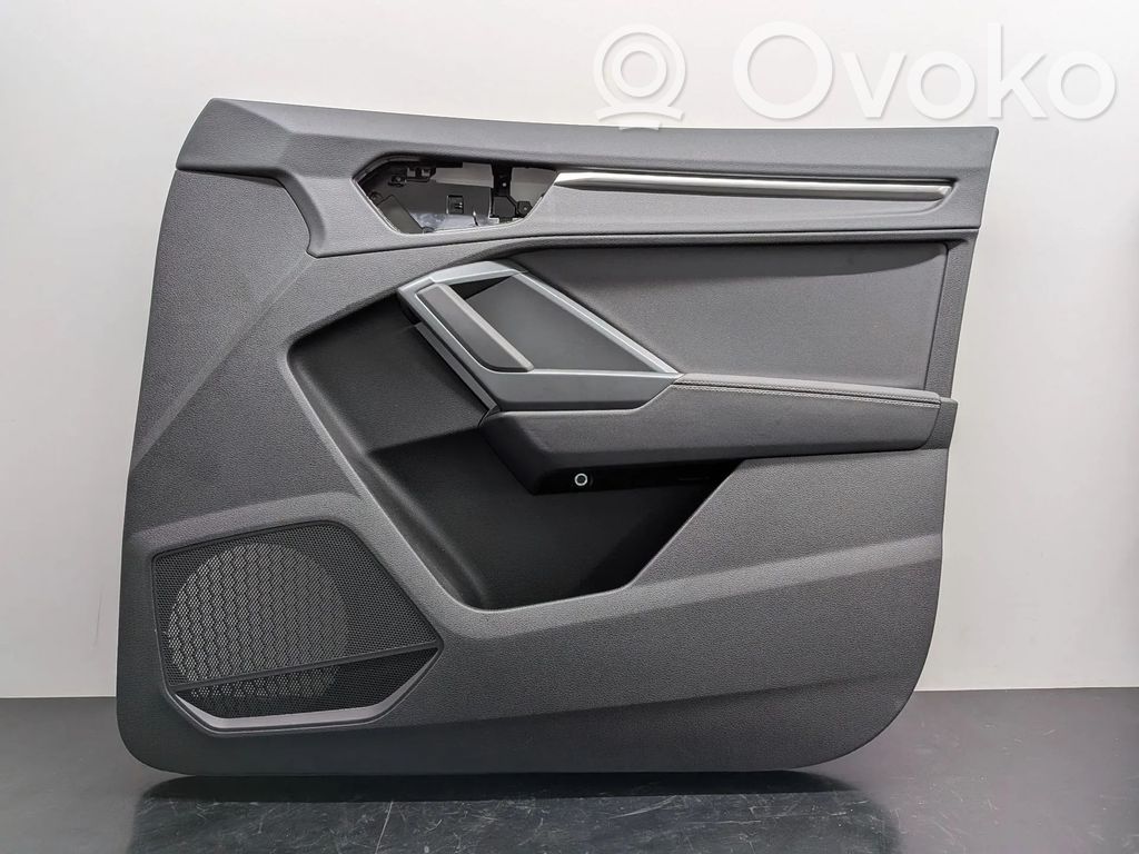Audi RS Q3 Revestimiento de puerta delantera 