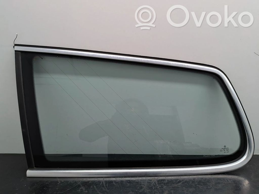 Volkswagen PASSAT B6 Szyba karoseryjna tylna 