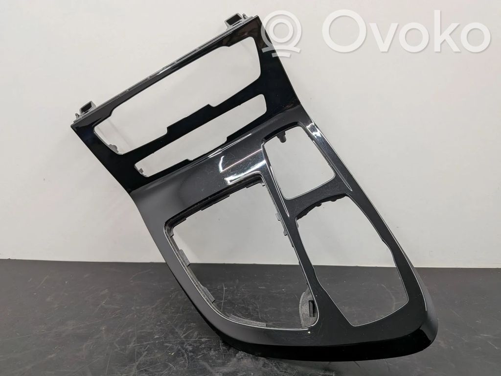 BMW 2 F46 Ramka drążka zmiany biegów 