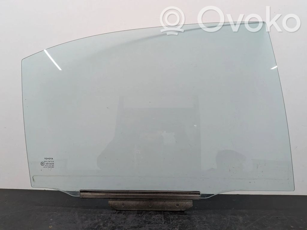 Toyota Avensis T250 Vetro del finestrino della portiera posteriore