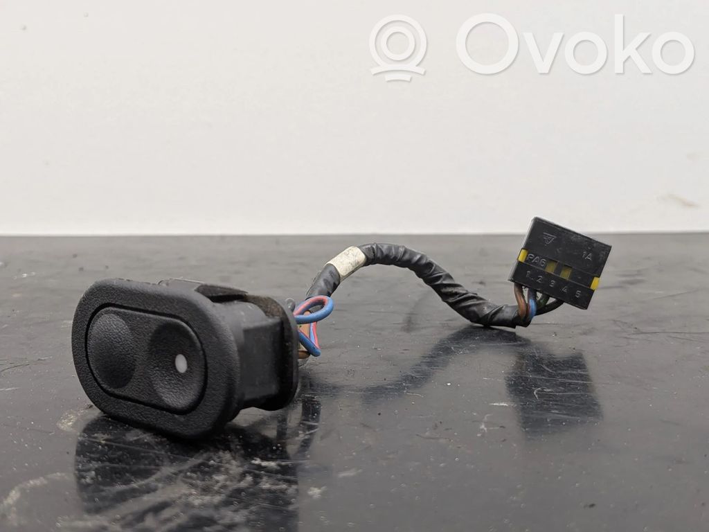 Opel Corsa B Interruptor del elevalunas eléctrico 