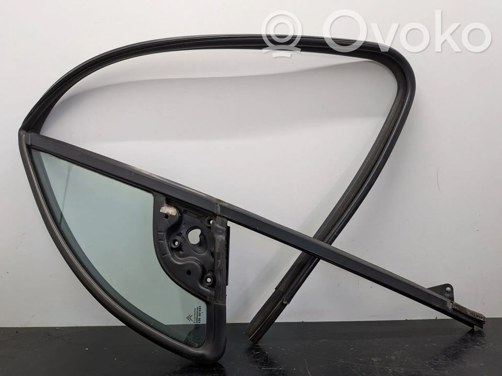 Front triangle window/glass   9201C0,9300J4,9303H2