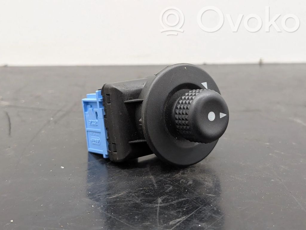 Wing mirror switch   6545KS