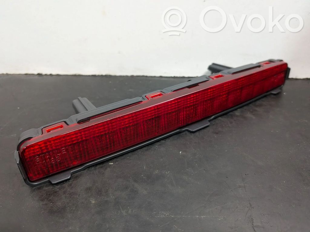 Troisième feu stop   GHK151580,GHK151580
