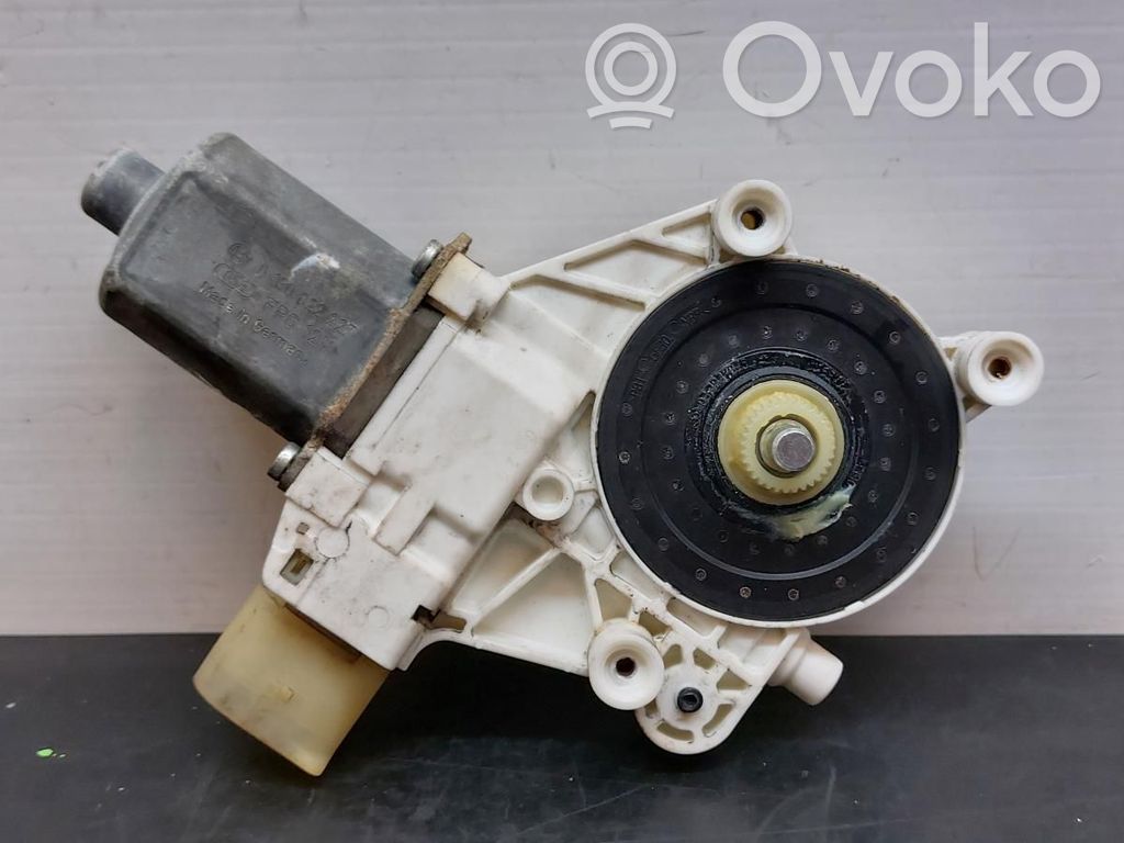 Fensterhebermotor Tür vorne   130822227
