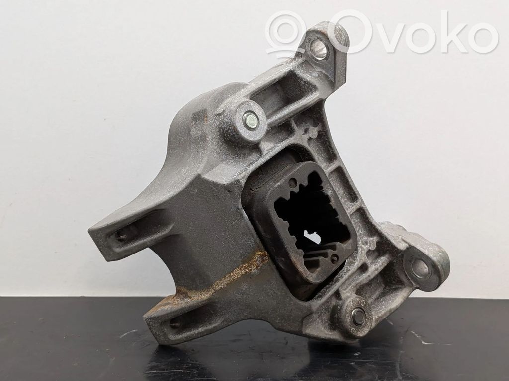 Nissan Micra Engine mount bracket 
