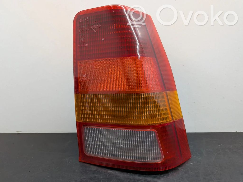 Opel Kadett E Luci posteriori 