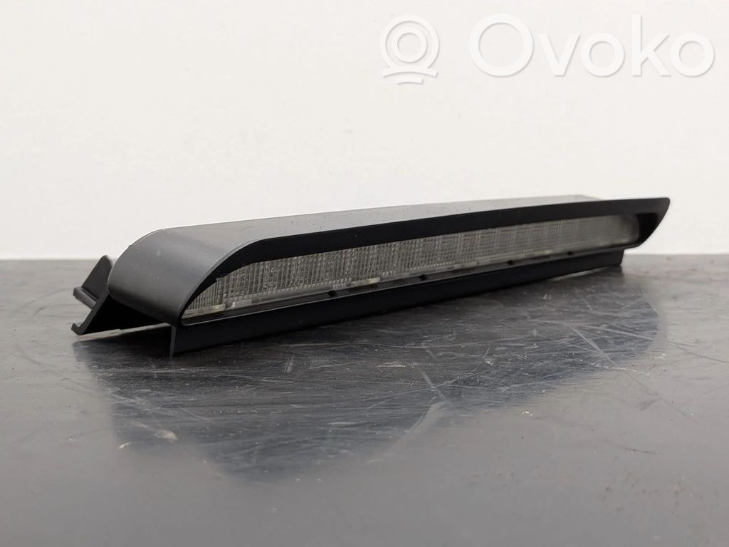 Kolmas/lisäjarruvalo   9151490,9169580