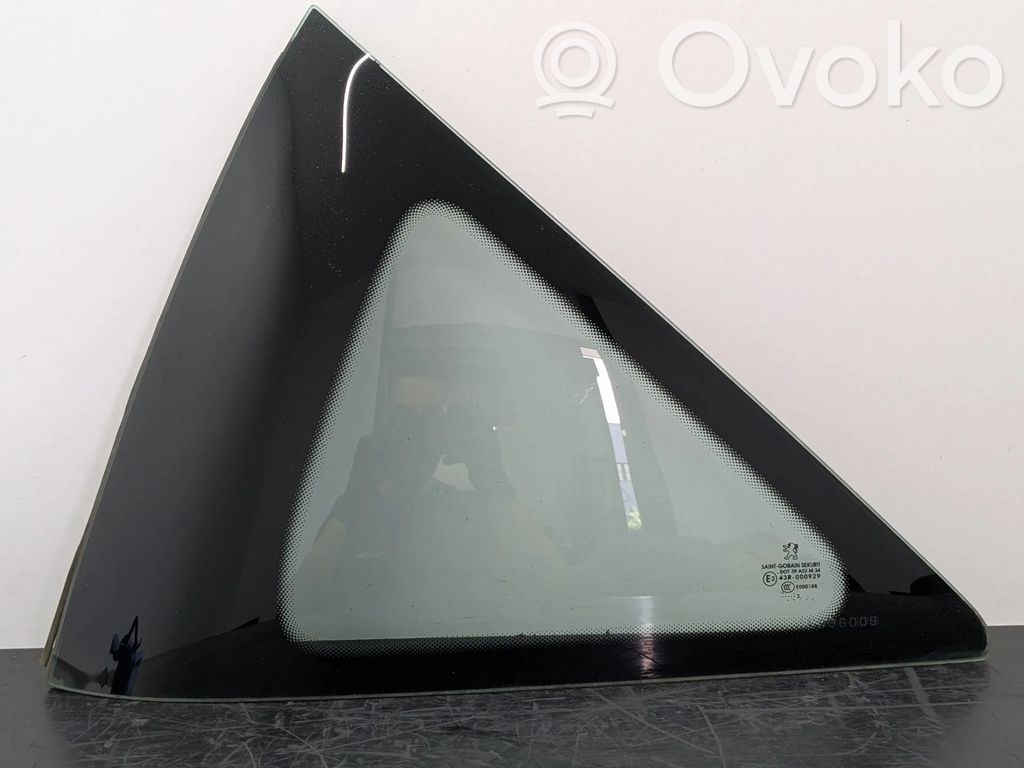 Vidrio lateral trasero   8569TA