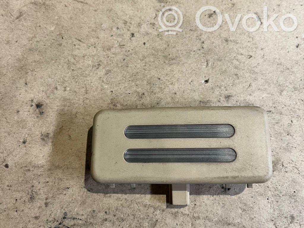 Front seat light   6962012
