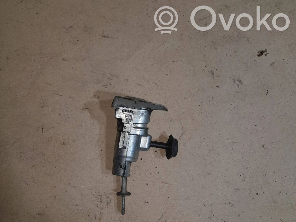 Volkswagen PASSAT B6 Zamek drzwi przednich 