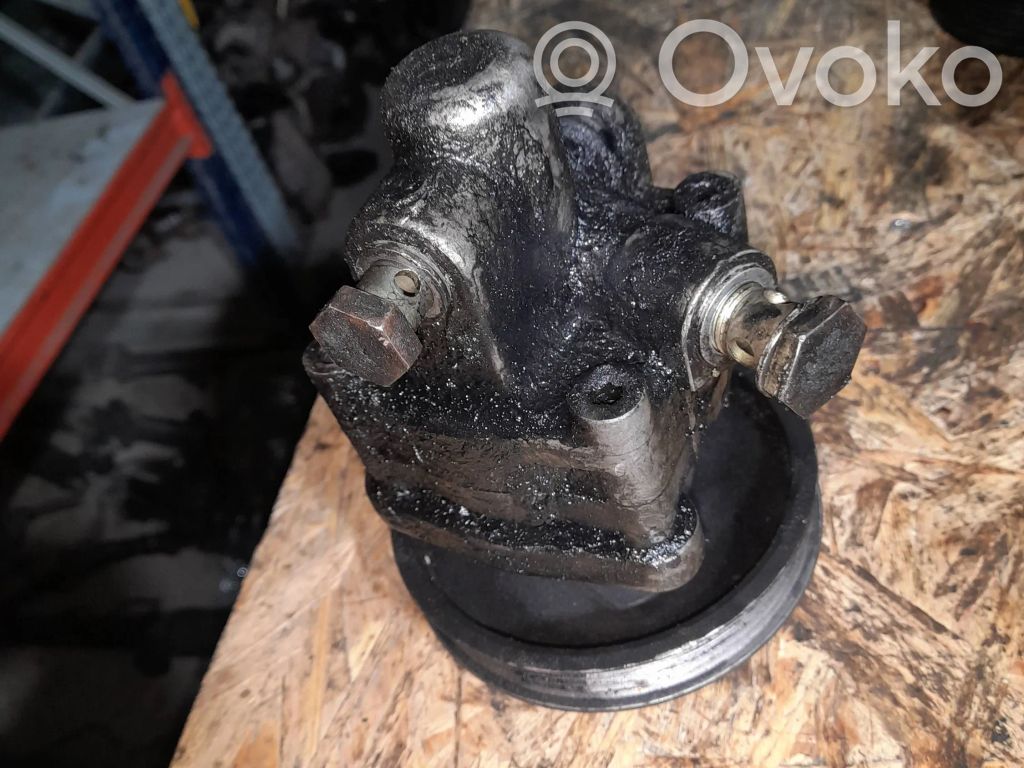 BMW 5 E34 Power steering pump 