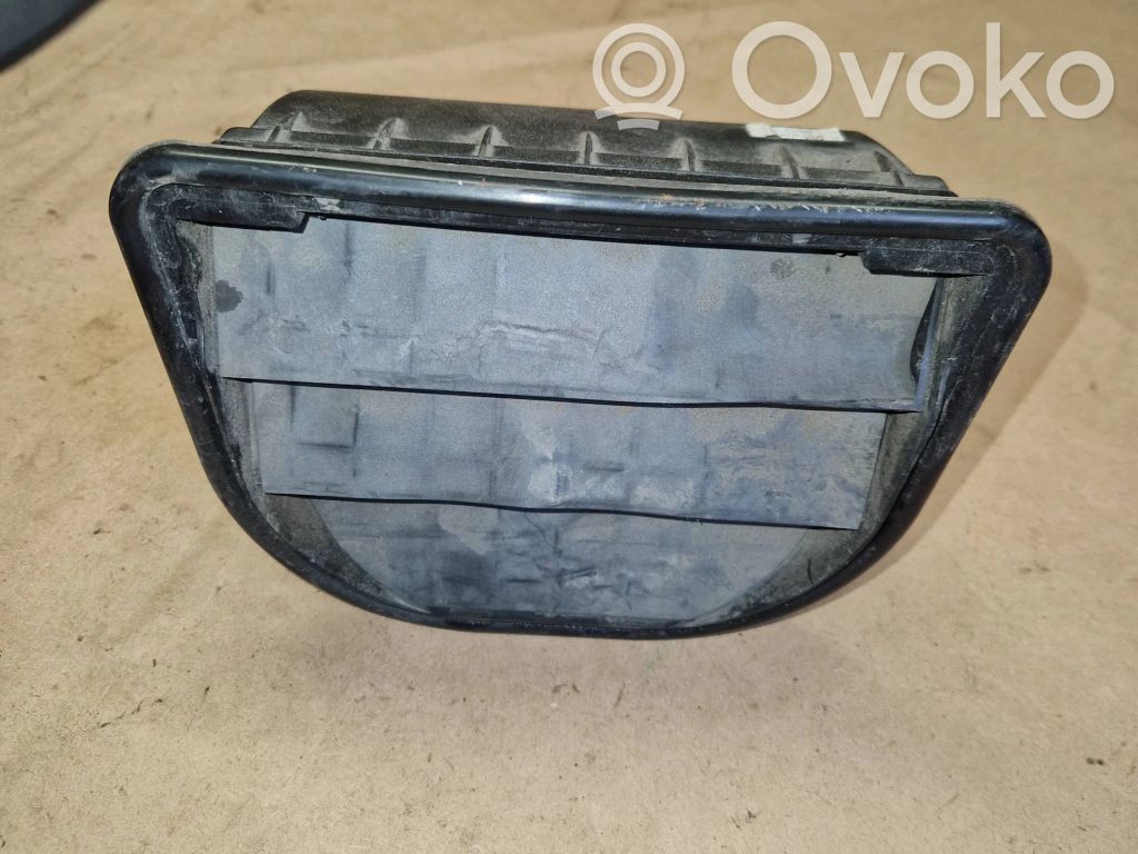 Volvo XC90 Quarter panel pressure vent 