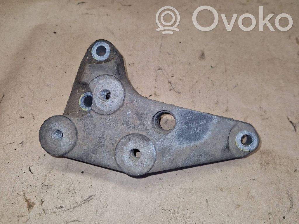 Opel Astra G Vaihdelaatikon kannake 
