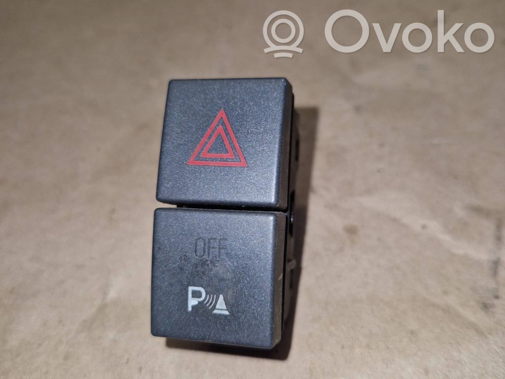 Ford Focus C-MAX Hazard light switch 