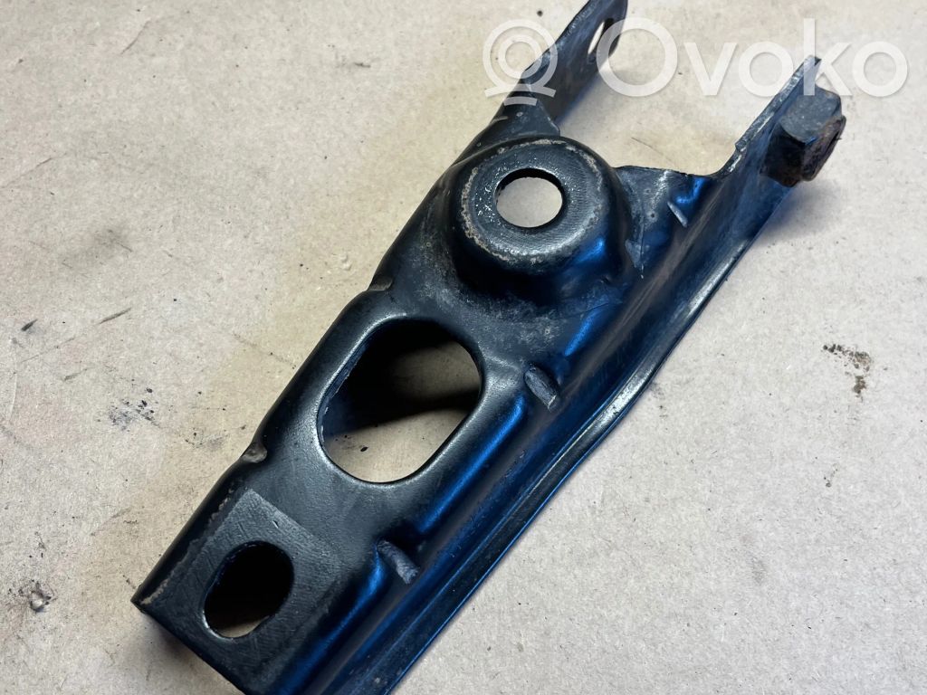 Dacia Duster II Gearbox mounting bracket 