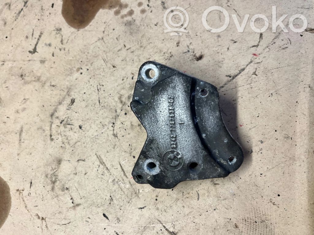BMW 5 E60 E61 Halterung Servopumpe 