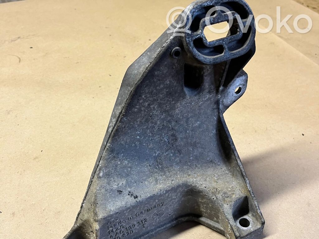 Engine mounting bracket   4A0199312,810820