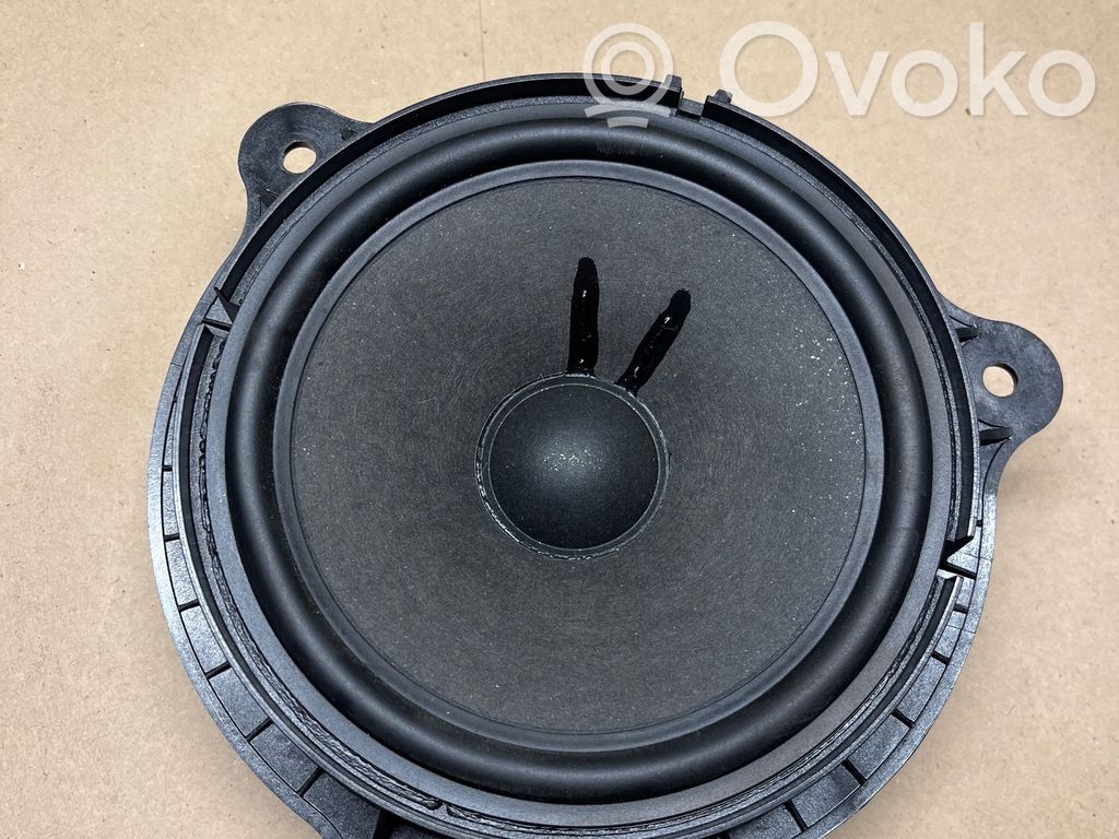 Altavoz de la puerta delantera