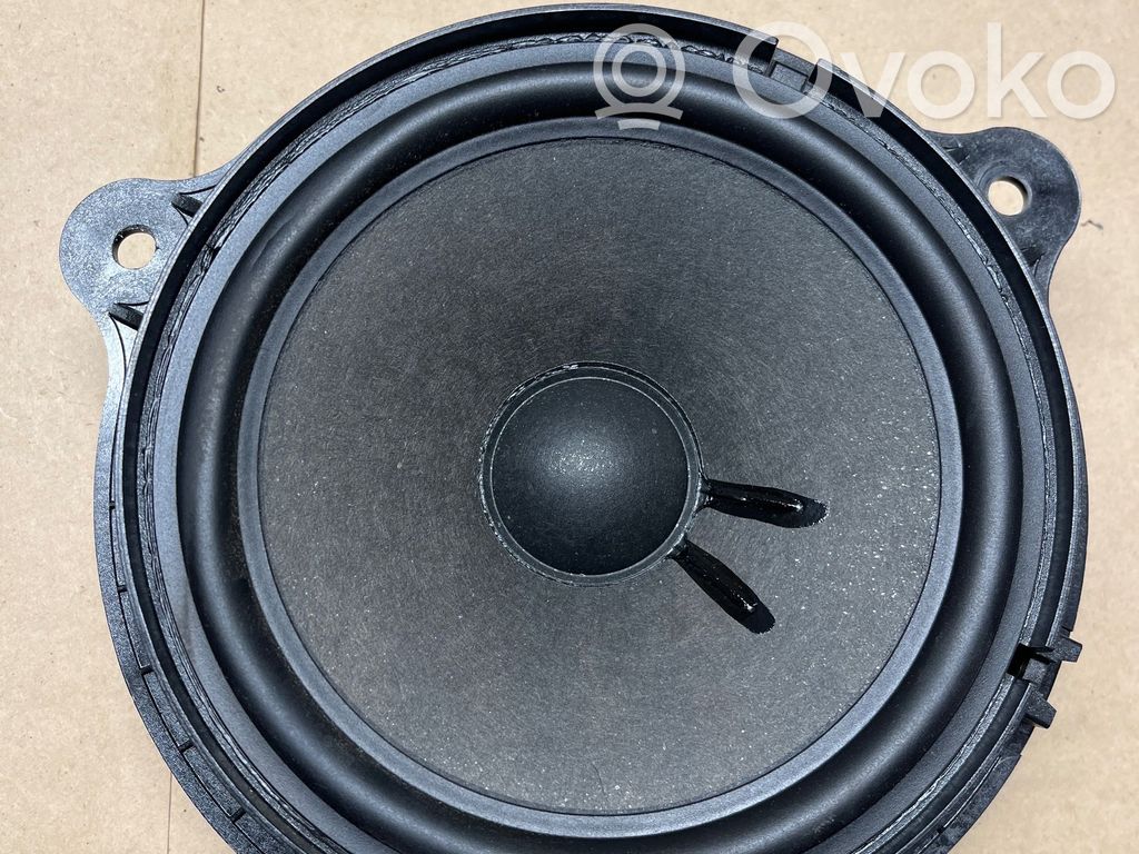 Altavoz de la puerta delantera