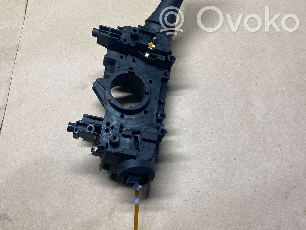Dacia Duster II Wiper turn signal indicator stalk/switch 