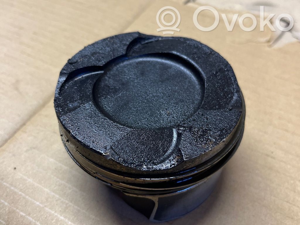 BMW 5 F10 F11 Piston 