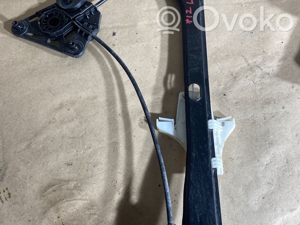 Skoda Fabia Mk3 (NJ) Rear window lifting mechanism without motor 