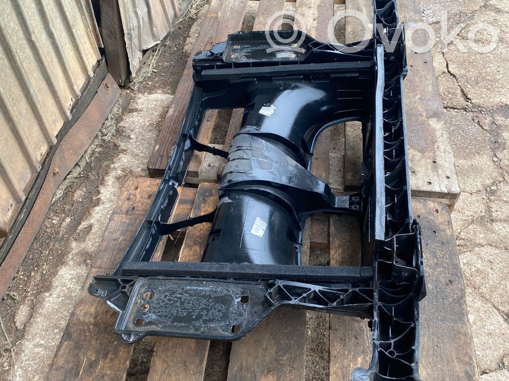 BMW 1 E81 E87 Radiatoru panelis 