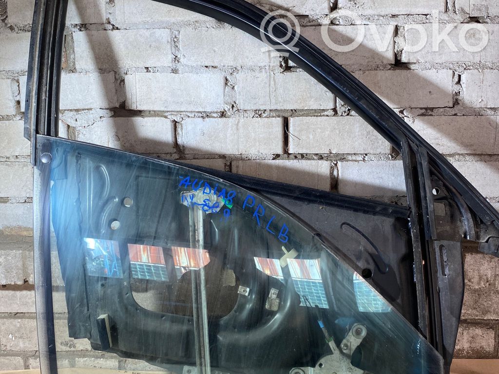 Audi A8 S8 D2 4D Front door window glass four-door 