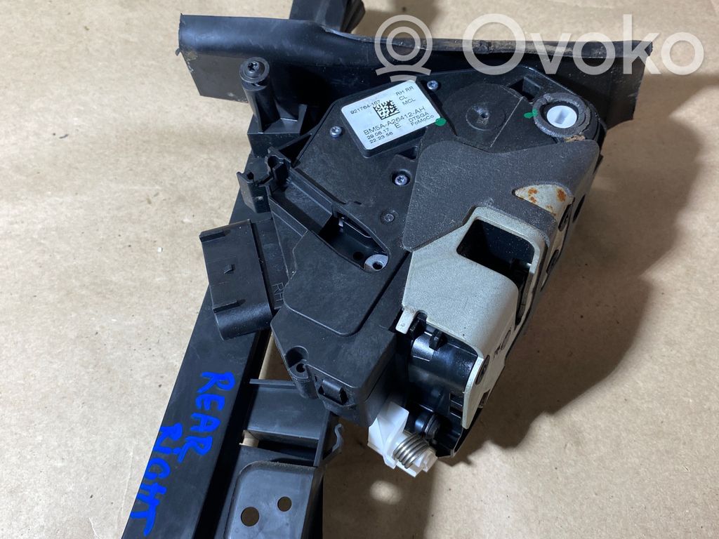 Ford Focus Aizmugurē slēdzene 