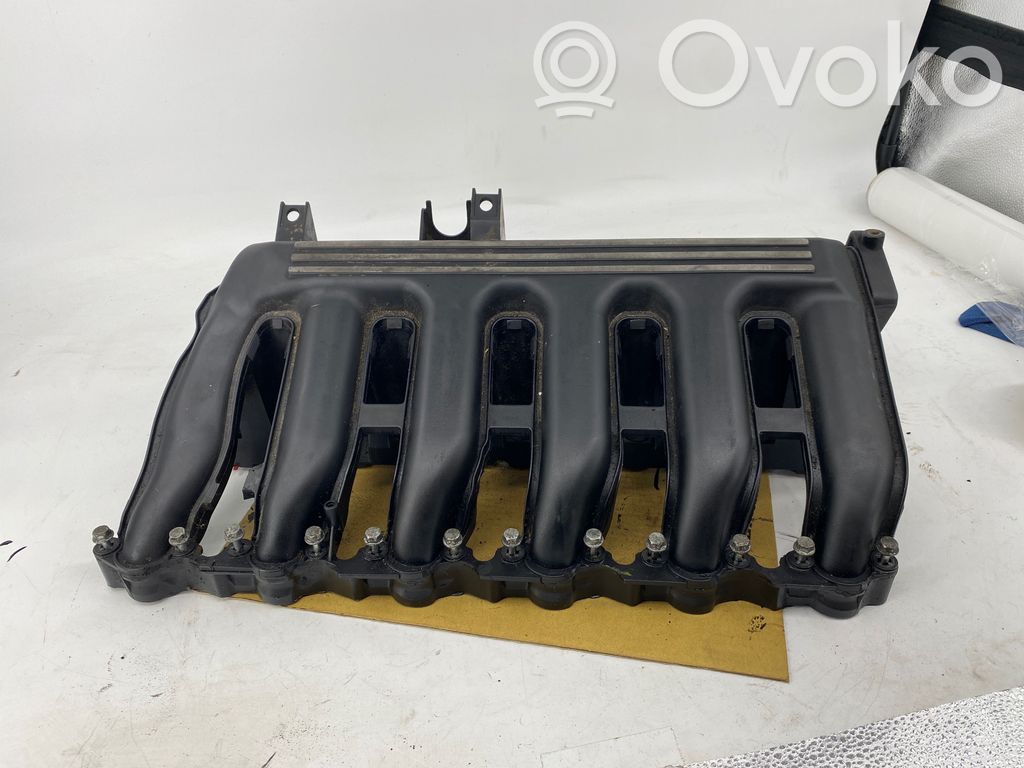 BMW 5 E39 Intake manifold 