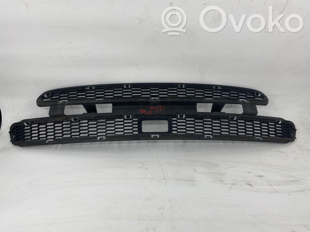 Tesla Model S Front grill 