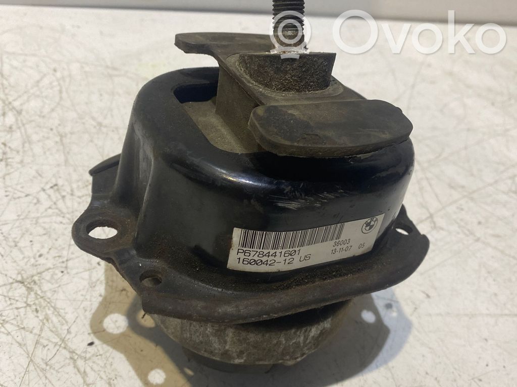 Engine mount bracket   P678441601,16004212