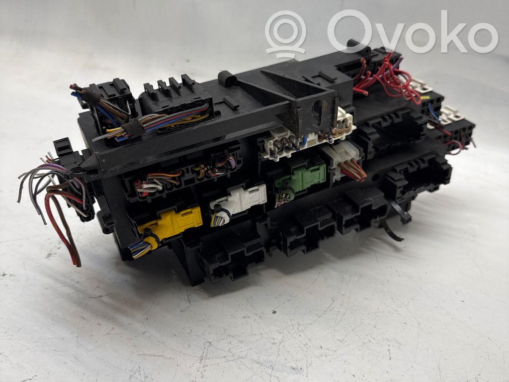 BMW 5 E34 Fuse module 