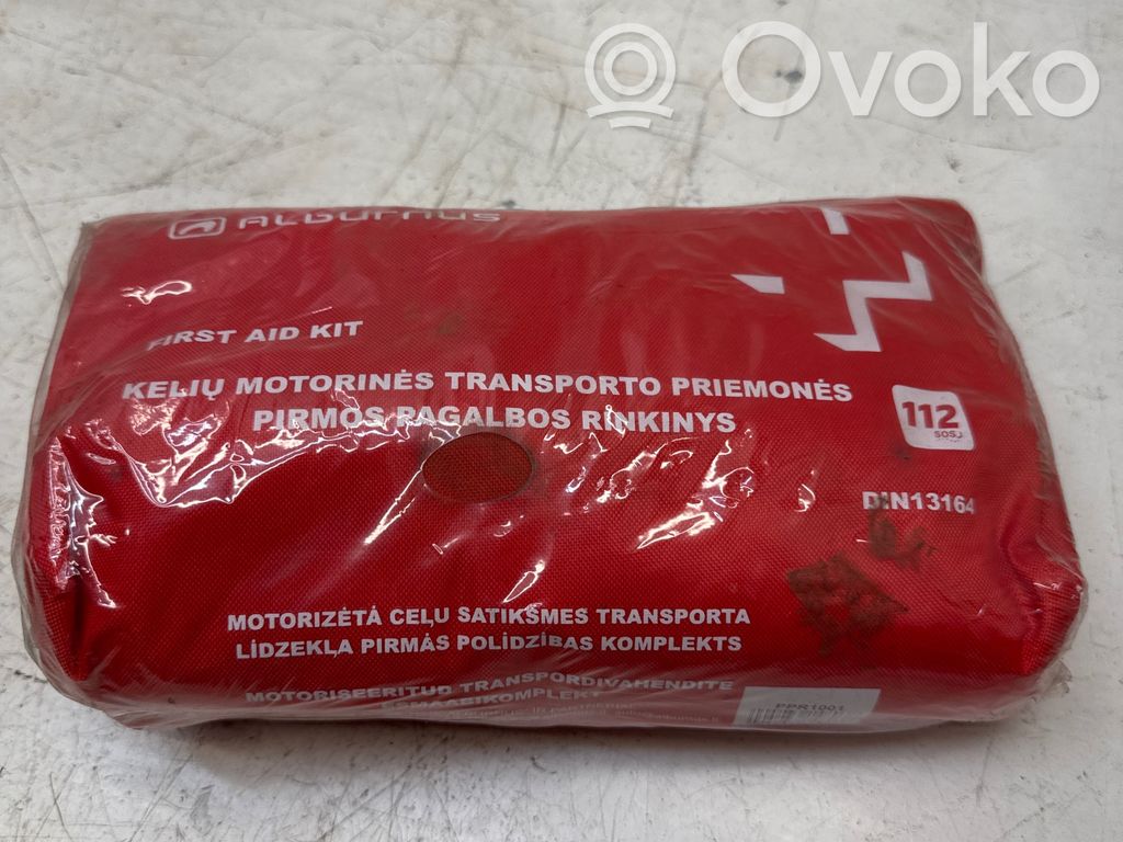 First aid kit   D1N13164