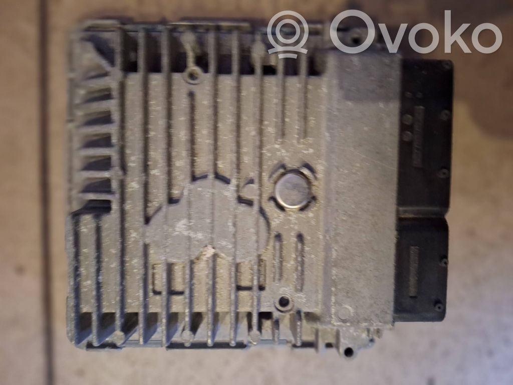 Volkswagen Golf VI Engine control unit/module 