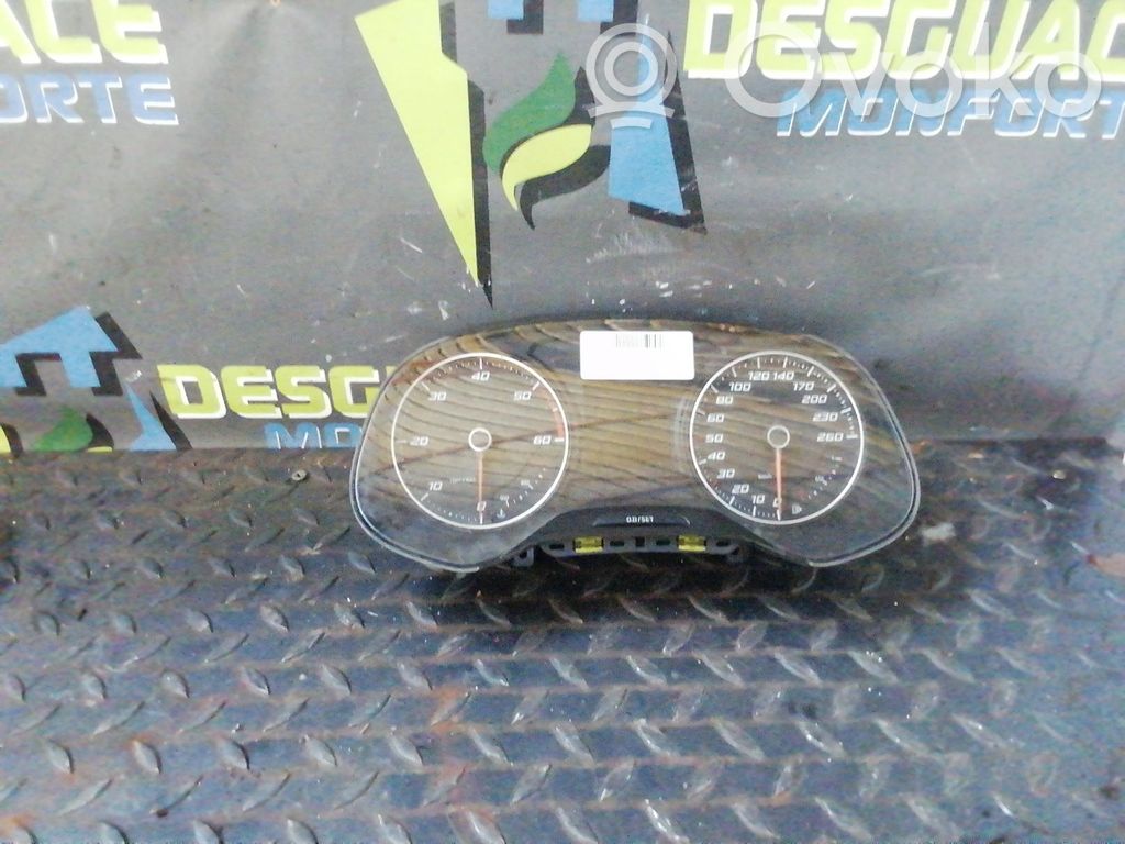 Seat Leon (5F) Speedometer (instrument cluster) 