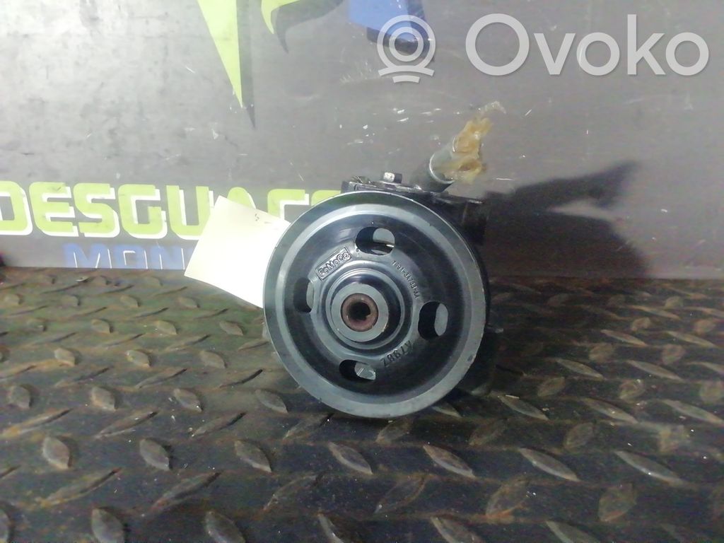Ford Mondeo Mk III Ohjaustehostimen pumppu 