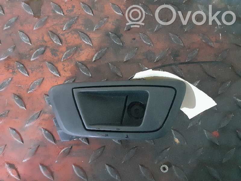 Manecilla interna puerta trasera   8A61A22601