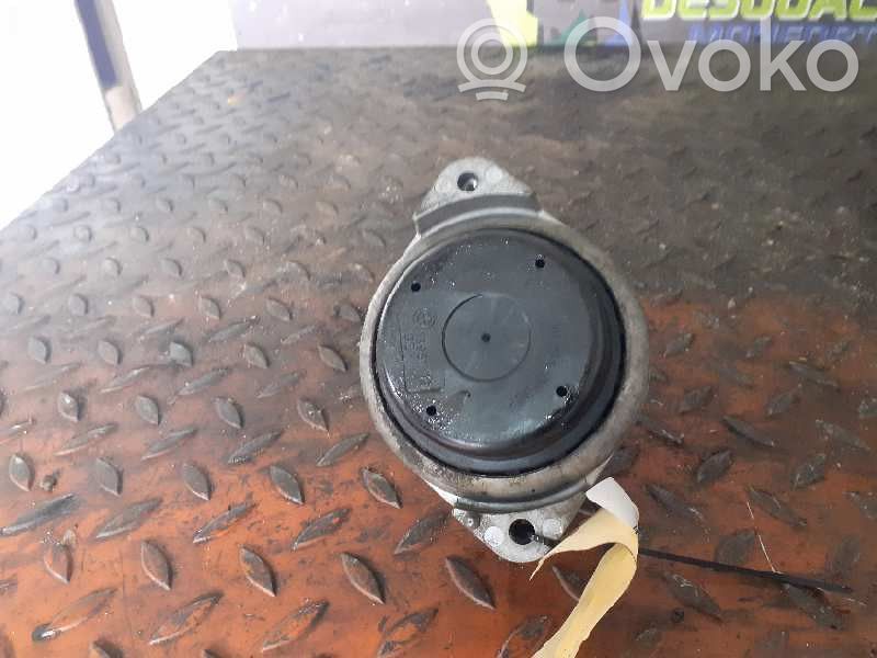 Engine mount bracket   22116768853