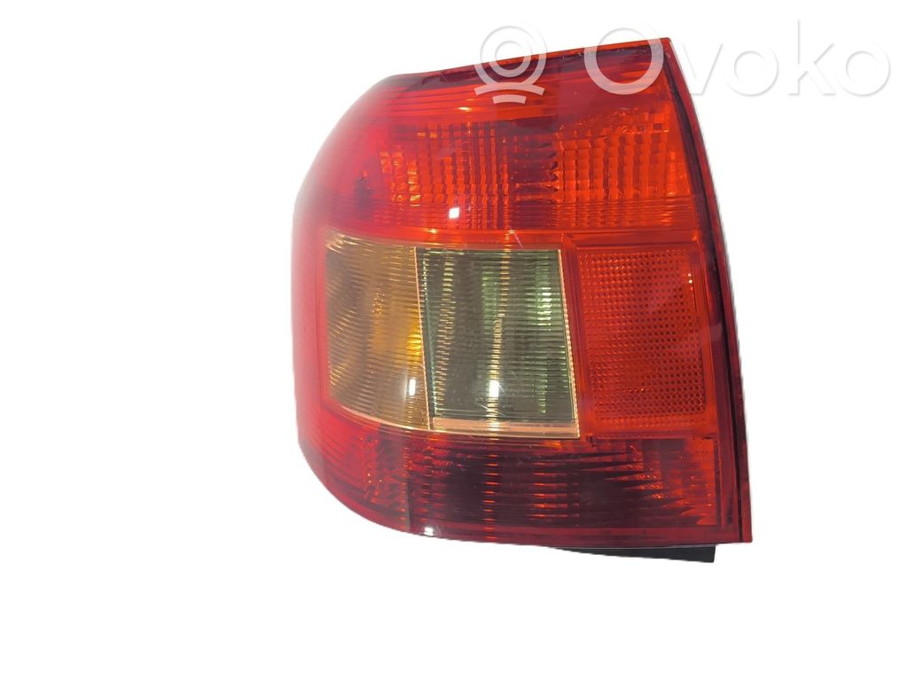 Toyota Corolla E120 E130 Galinis žibintas kėbule 