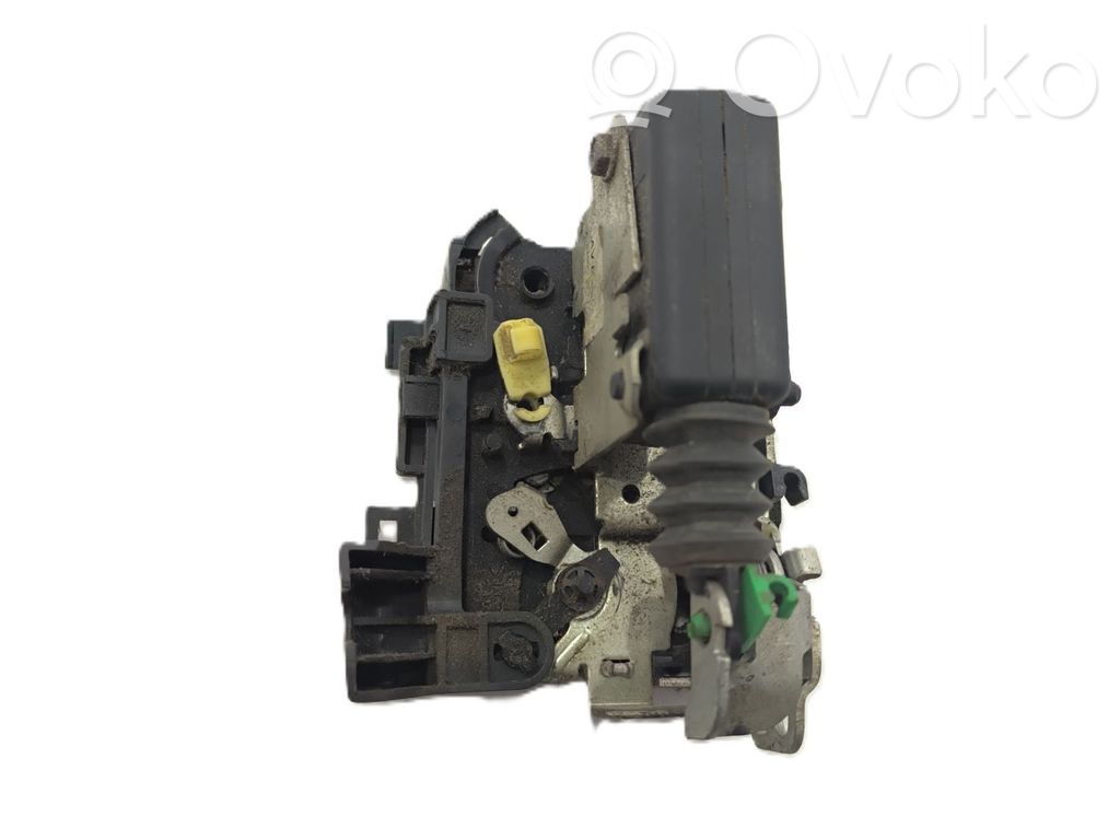 Dacia Sandero Front door lock 