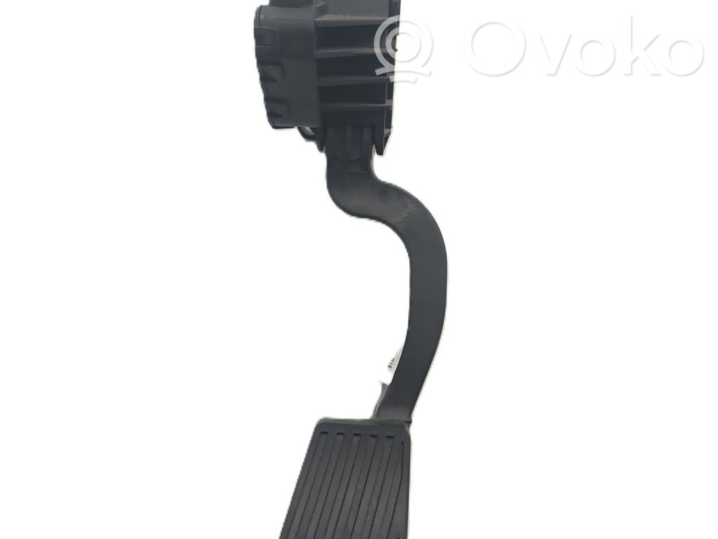 Accelerator throttle pedal   13305804