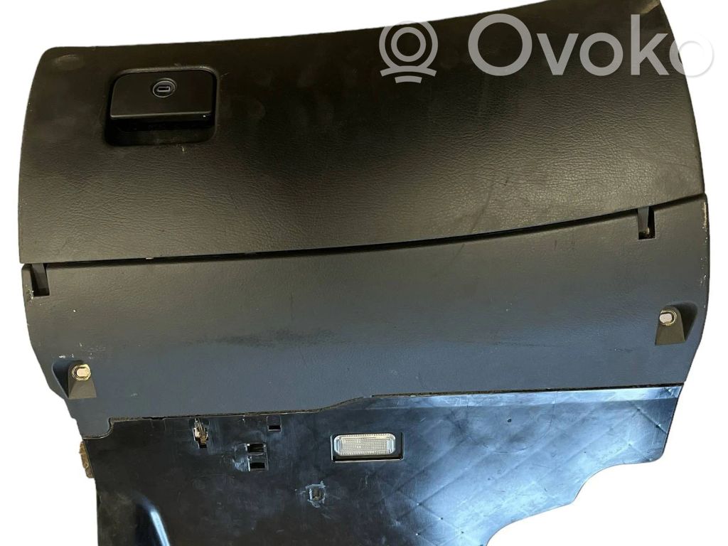 Audi A6 S6 C5 4B Handschuhfach 