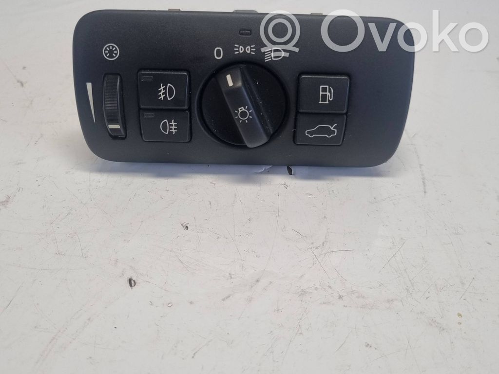 Light switch   30739402,04066321,060724P