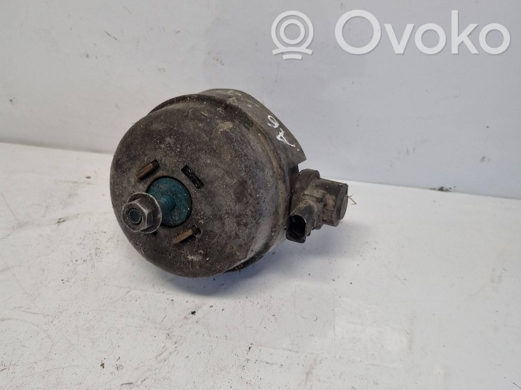 Engine mount bracket   MP4695