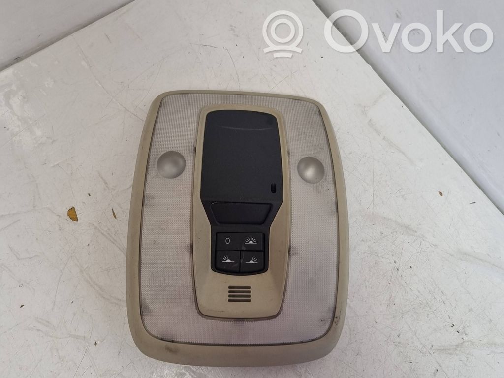 Volvo V70 Etuistuimen valo 