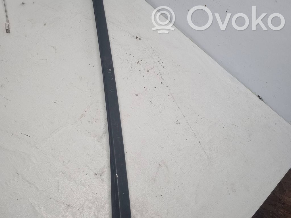 Volvo XC70 Windshield trim 