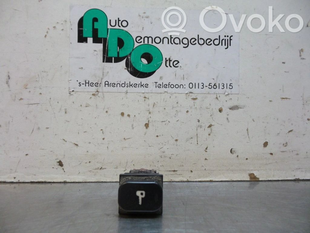 Peugeot 607 Buton comutator închidere centralizată 